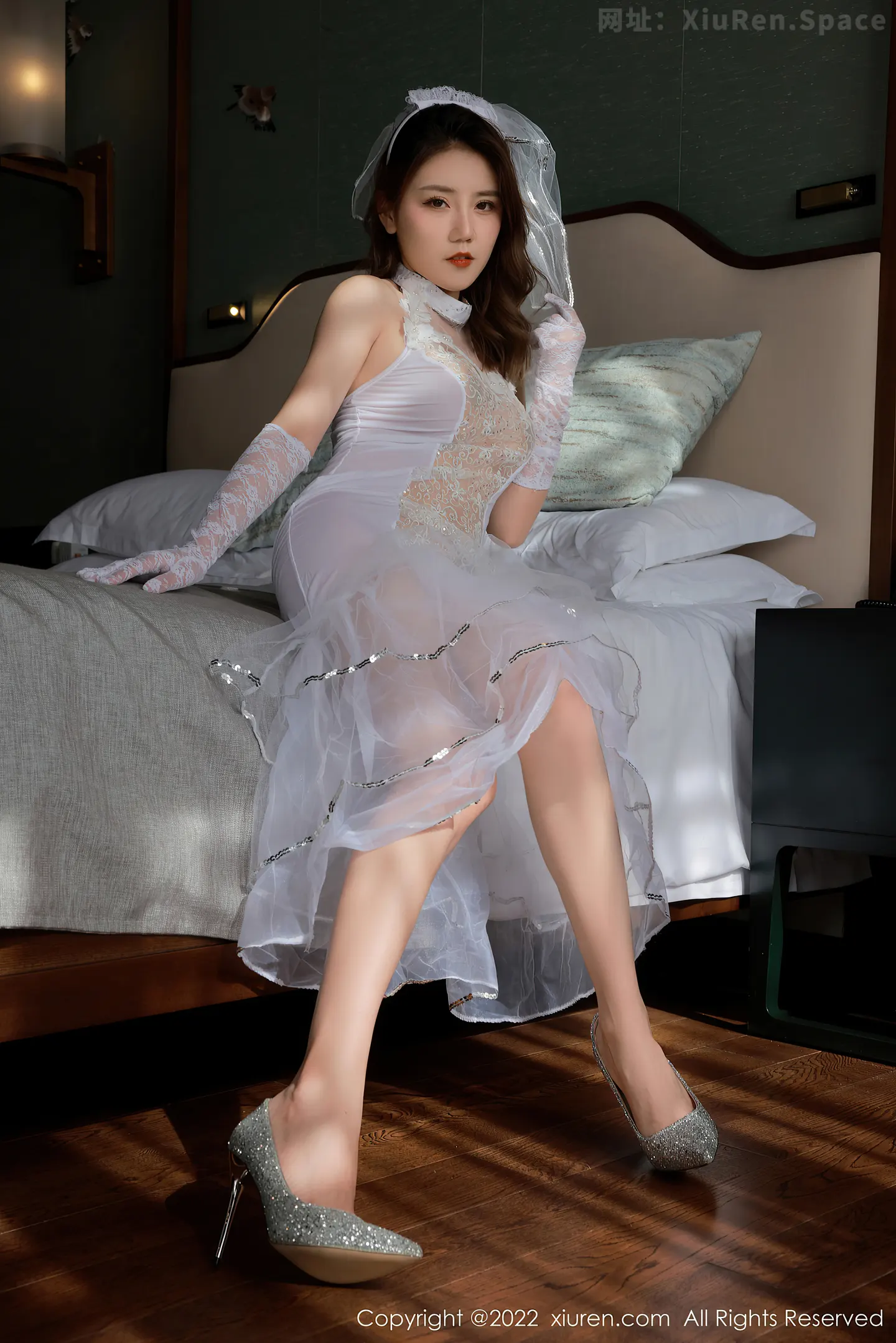 图片[6]-[XiuRen秀人网] VOL.5247 模特sugar糖酒酒澳门旅拍白色轻透婚纱露丁字裤秀翘臀诱惑写真57P-秀人网官方网站